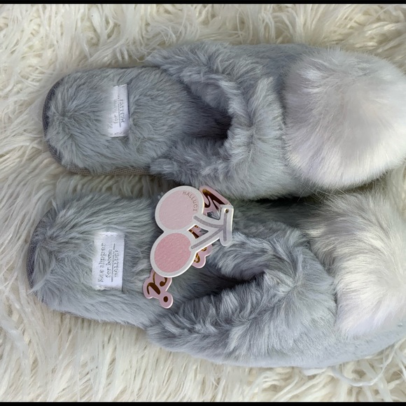 Slippers - Picture 2 of 4